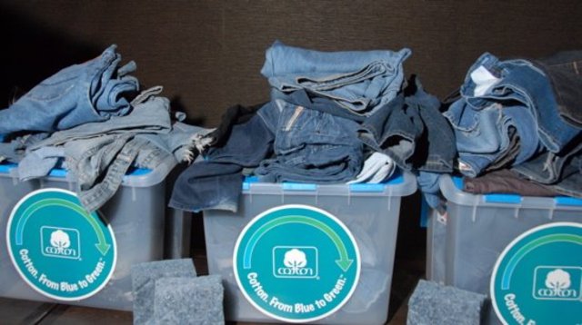 Cotton. From blue to green.