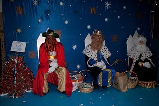 Los reyes en el cole