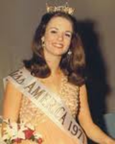 Miss America Turns Sportscaster