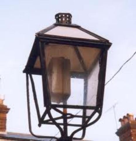 Gas street lighting common in Britain