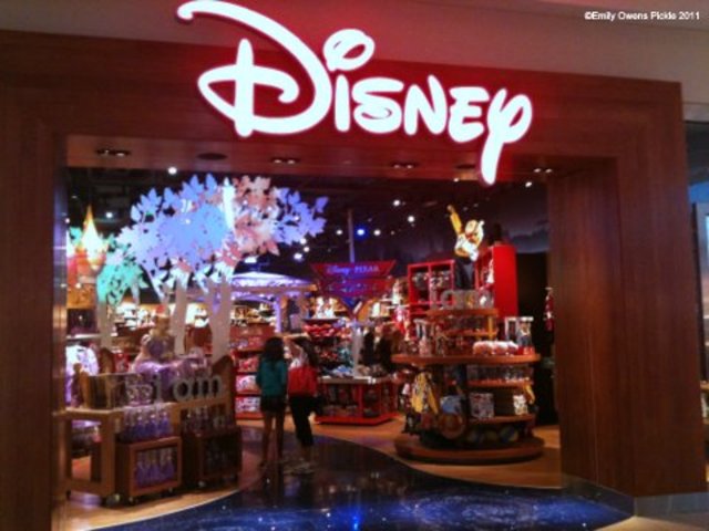 the first disney store