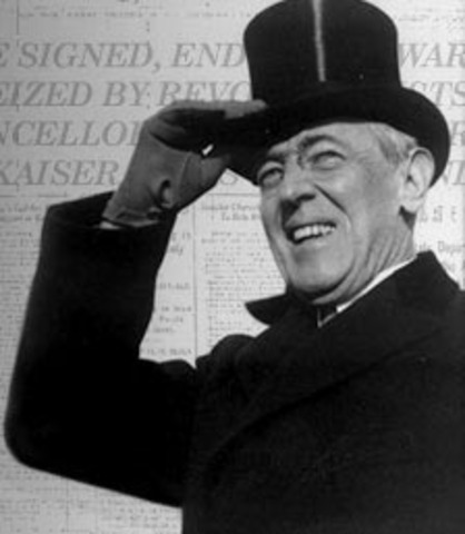 Woodrow Wilson presents his Fourteen Points Peace Plan