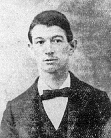 Alfred Hamilton kills David. M. Woodbury