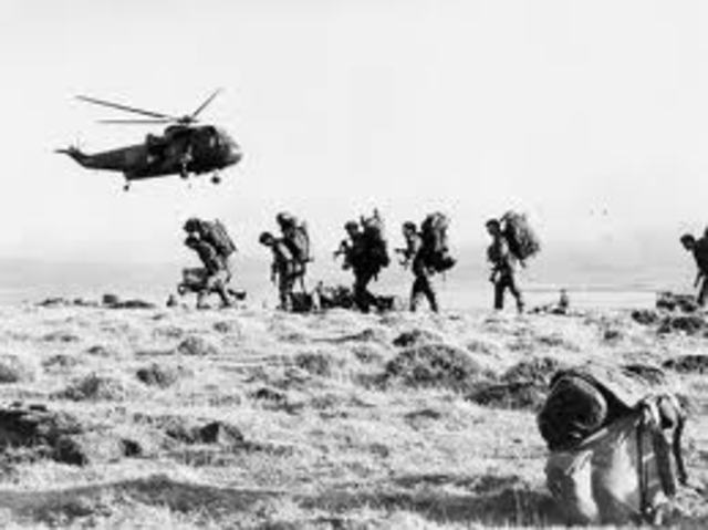 British troops land at San Carlos