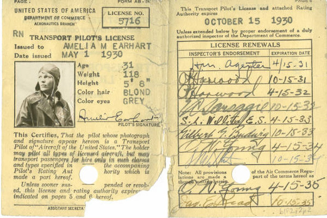 Amelia becomes a real pilote, when she recieves her Pilots licenece.