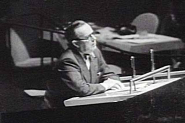 Lester B. Pearson Diffusues the Suez Crisis