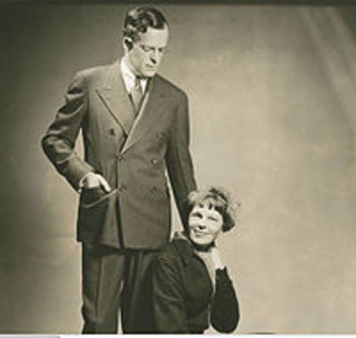 Amelia marries G.P. Putnam.