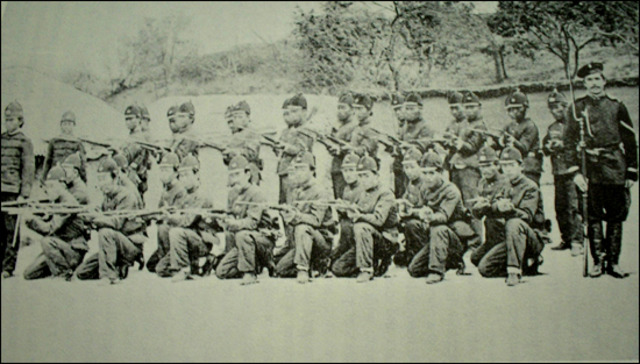 Russians Arrive In Korea