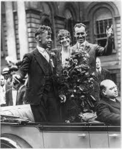 Amelia flys over the Atlantic