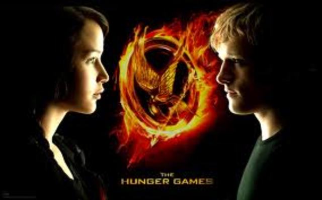 Katniss and Peeta Watch The Hunger Games-ke7608