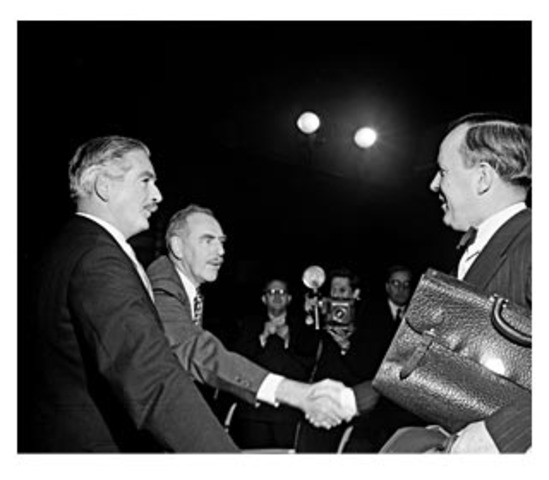 Lester Pearson diffuses the Suez Crisis