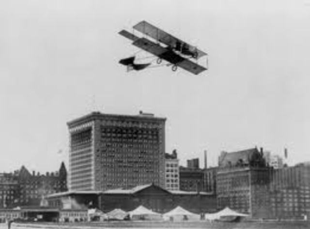 The first powered aeroplane flies in Australia