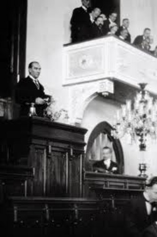 Atatürk was sentenced to death by the Ottoman Empire