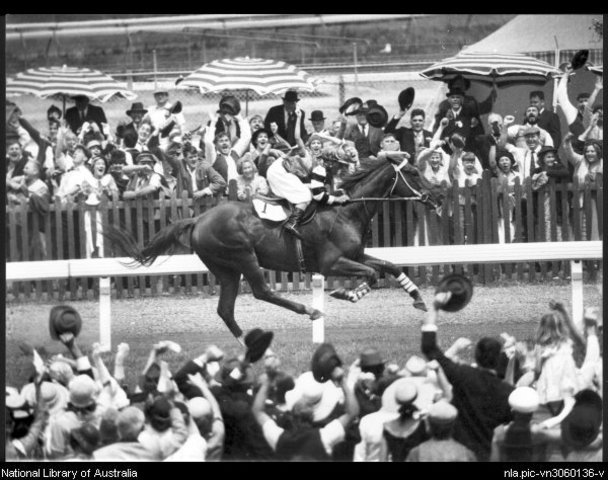 Phar Lap Wins the Melbourne Cup