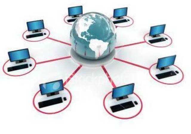 Nace el término Internet