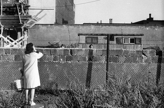 Berlin Wall is built