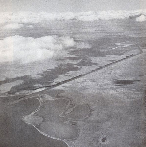 Lester Pearson diffuses the Suez Crisis.