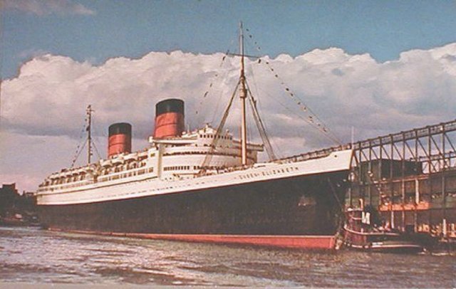 GRANDMA COMES FROM ENGLAND