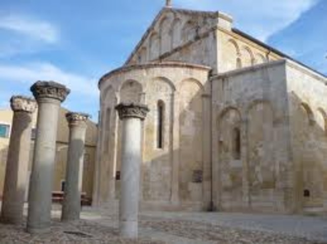 LOS PRIMEROS EDIFICIOS