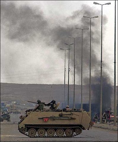 Iraqis die in Suicide bomb attack