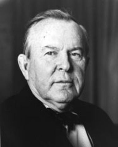 Lester Pearson diffuses the Suez Crisis