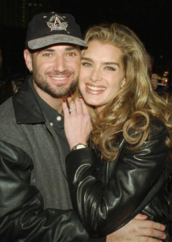 Begins dating Brooke Shields