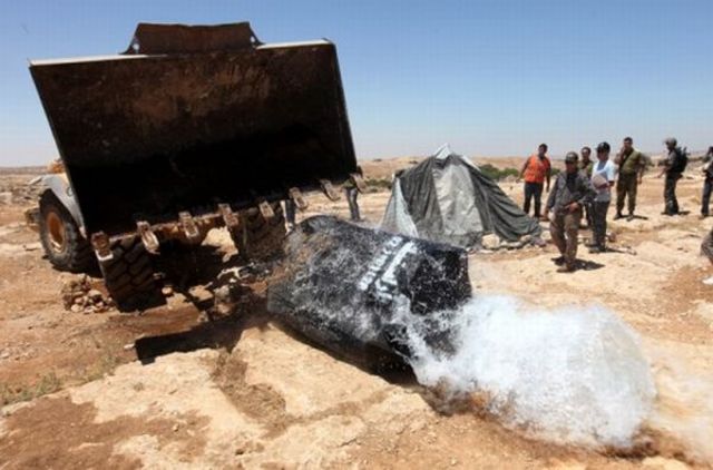 Palestinians Destroy Water Supply to Settlements in Israel