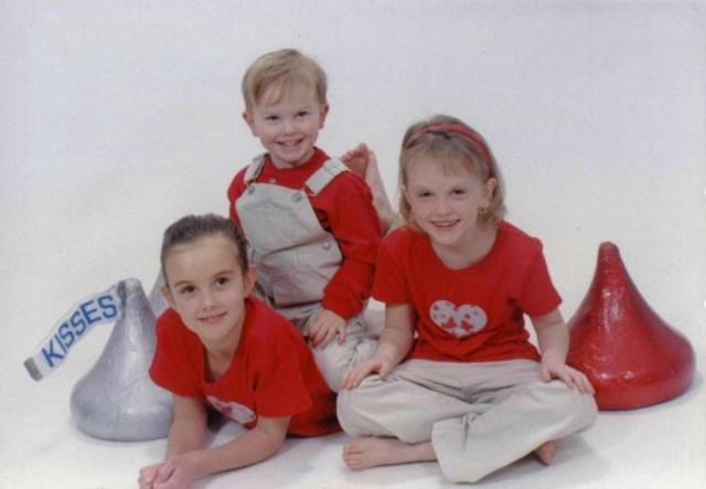 Mi hermanito nació Michael James Walsh.