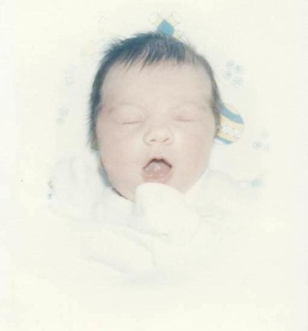 Nací en Mineola, Nueva York. Mis padres son Dawn y James Walsh.