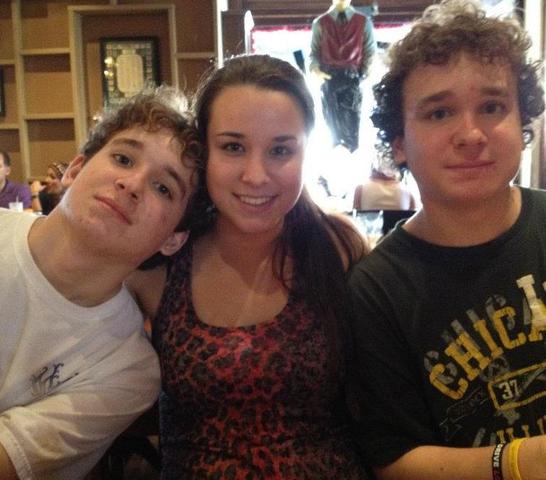 Nacieron Dos Hermanos