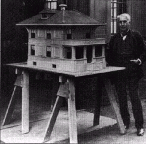 Edison con casa modelo
