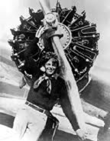 amelia airhart flown solo across the atlantic ocean