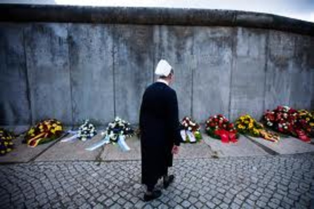 First person killed trying to cross berlin wall