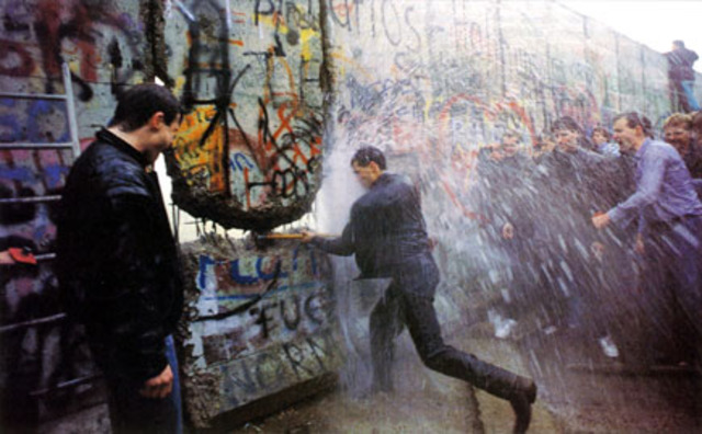 Berlin wall falls