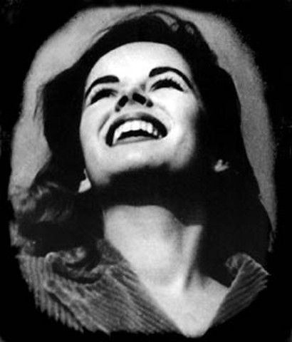 He met his last wife, Oona O'Neil.