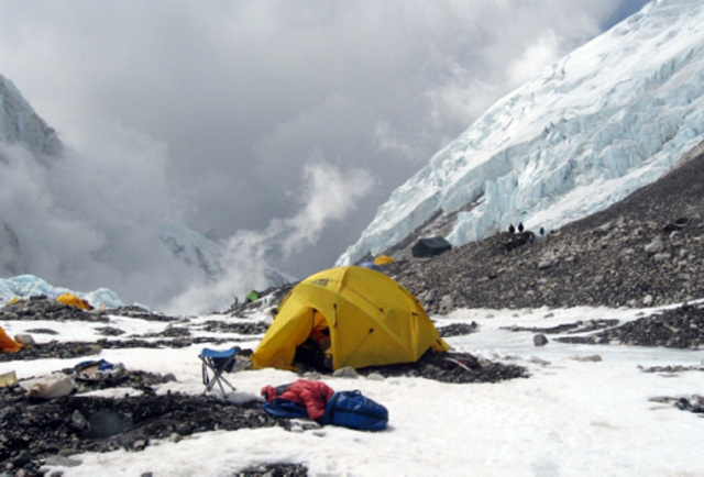 Team acclimatizes at Camp 2