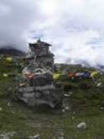 Fischer buried above South Col as the team regroups