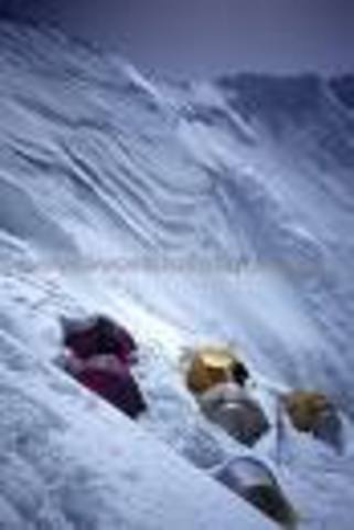 Team now stable (02) at camp 3, 24,000 feet