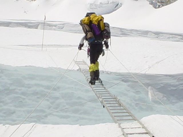 Nawang in bad condition; ropes to be fixed in South Col