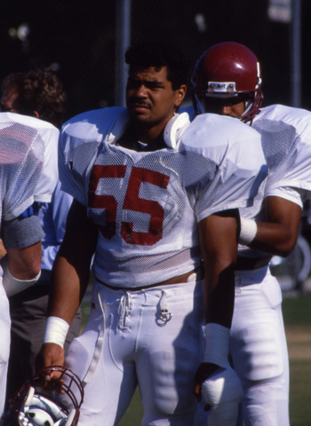 Seau helps USC beat Michigan in the Rose Bowl
