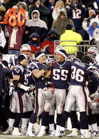 Seau helps Patriots beat the Chargers in AFC championship game
