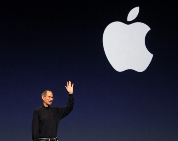 RENUNCIA COMO CEO DE APPLE