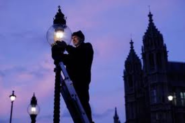 Gas street lighting in Britian