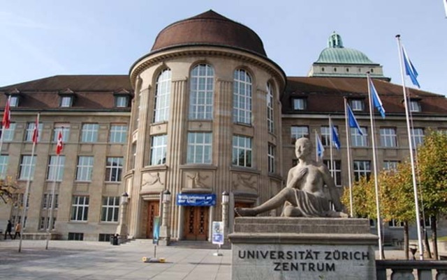 Consigue su primera plaza de profesor titular en la Universidad de Zurich.