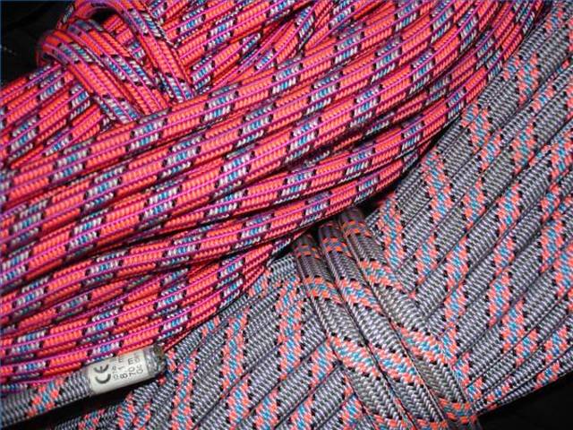 Guide ropes needed to be fixed on South Col.