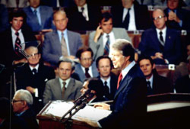 Carter pardons Vietnam draft dodgers