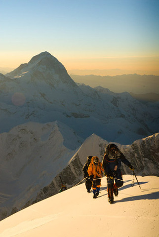 They reached the Balcony at 27,300 feet. They stayed and rested.