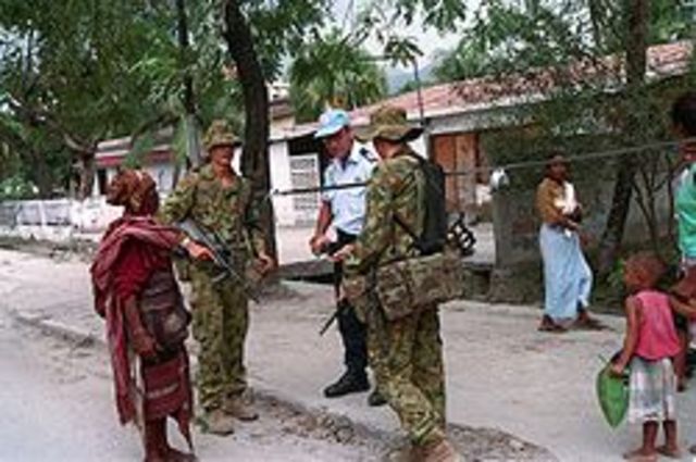 Australian troops go to East Timor as Peacekeepers