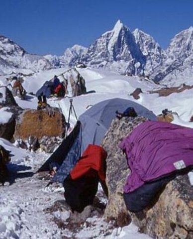 Jon Krakauer reaches Everest Base Camp.