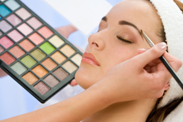 Earn Make-up artist's certificate